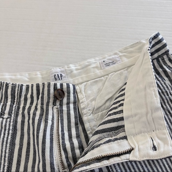 Gap Girlfriend Chino High Waist Blue and White Stripes Shorts. Size 8 - Picture 9 of 14